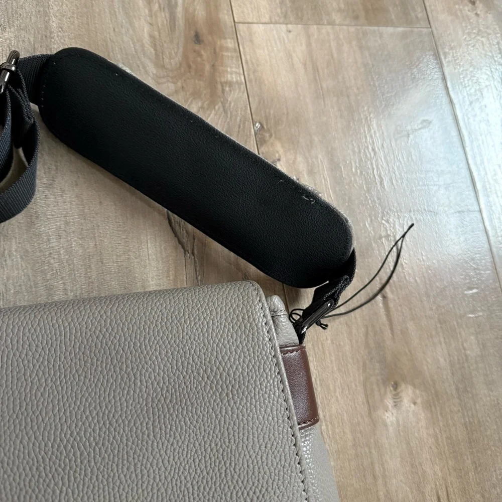 NEW Bugatti Computer Bag‎ Messenger Crossbody Briefcase JB Hunt Pebbled Taupe